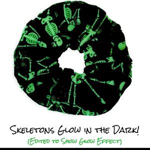 Skelton Scrunchy Glows in the Dark